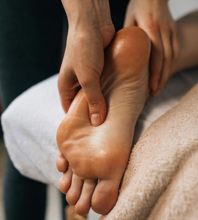 reflexology at three sisters spa in san pedro belize